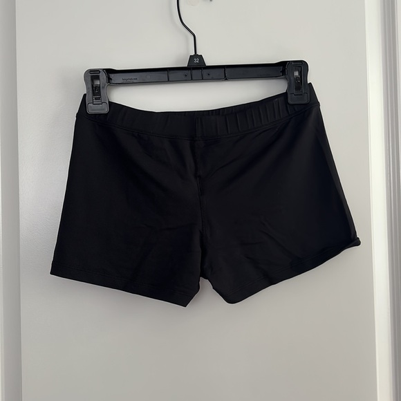Women’s ASICS Shorts - Picture 2 of 3